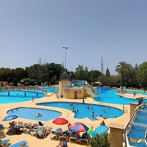 nuevo-premium-studio-con-piscina-y-parque-acuatico-wifi.hotelsinnerja.org/